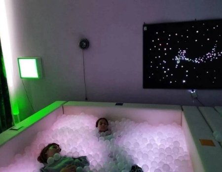 Темная сенсорная комната