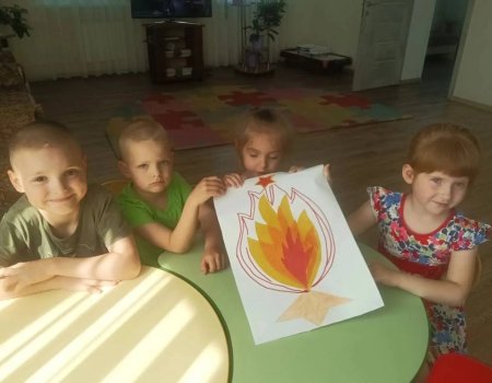 Аппликация с изображением Вечного огня
